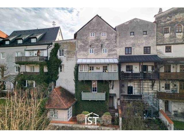 Immobilie in Braunau am Inn - Braunau am Inn - Altstadtjuwel mit Garage und Garten - Bild 1
