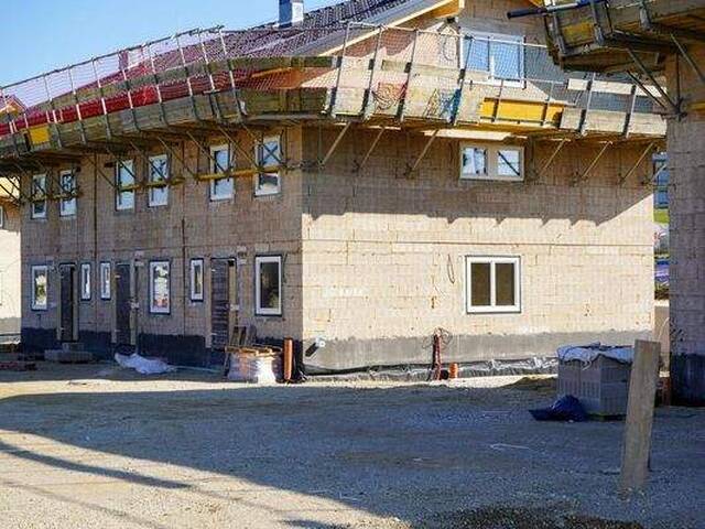 Immobilie in Straßwalchen - DAS LILIENQUARTIER 23 | Reihenhaus für Familien 'ZWANZIG B' | Garten und Keller - Bild 4