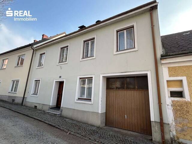 Immobilie in Ybbs an der Donau - Teilsaniertes Stadthaus im Herzen von Ybbs an der Donau - Bild 0