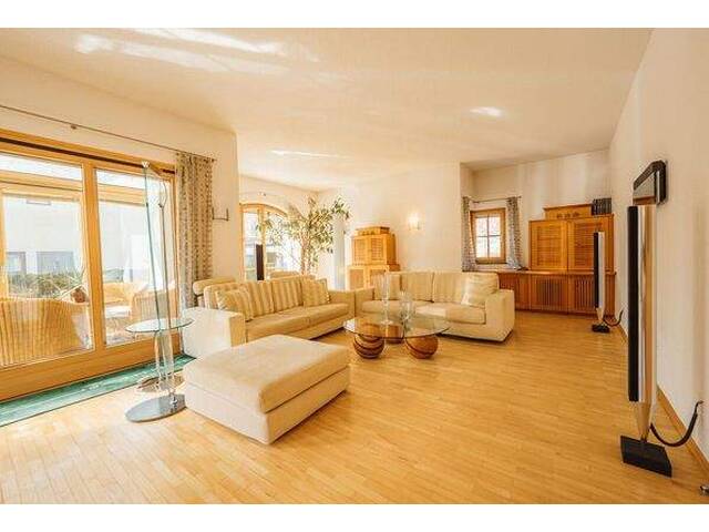 Immobilie in Zell am See - Stilvolle Landhausvilla mit Spa und Gartenidylle - Bild 1