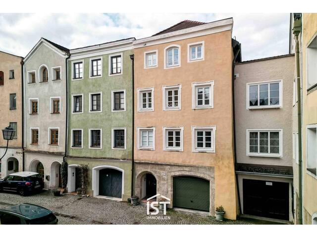 Immobilie in Braunau am Inn - Braunau am Inn - Altstadtjuwel mit Garage und Garten - Bild 0