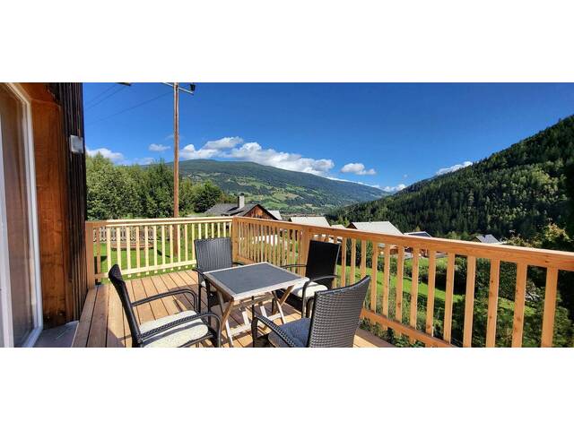 Immobilie in Stadl an der Mur - Seltene Zweitwohnsitz-Widmung ! Ruhiges, gemütliches Familien-Chalet mit herrlichem Tal- und Bergblick - Bild 2