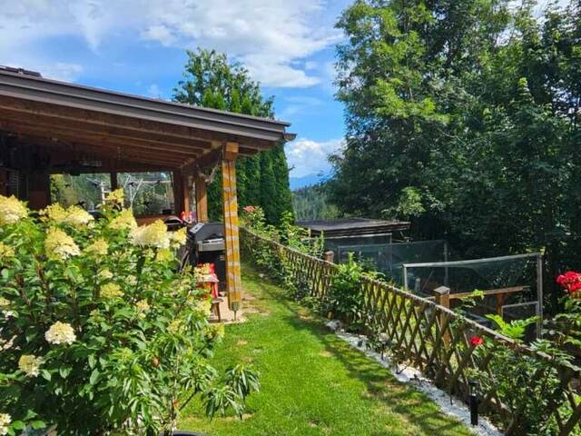 Immobilie in Agsdorf - ruhiges 2 Fam. Wohnhaus + 1 HA Grund LW + Quelle in Feldkirchen / St. Urban : 5 Zimmer, Garten, Balkone, PV, tolle Aussicht ! 1 HA LW Wiese für Tierhaltung Pferde, mit Stall für Schafe, Ziegen, Hühner - Bild 0