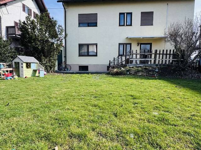 Immobilie in Braunau am Inn - Attraktives Zweifamilienhaus mit zwei vermieteten Wohnungen und neuer Luftwärmepumpe - Bild 3