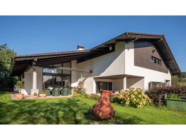 Immobilie in Schwanenstadt - Landhaus Sonnenhang - Wohnen zwischen Natur, Stil und Weitblick - Bild 0