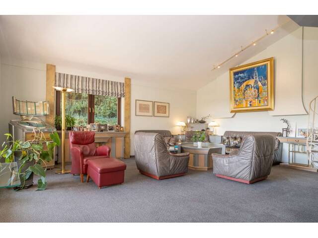 Immobilie in Schwanenstadt - Landhaus Sonnenhang - Wohnen zwischen Natur, Stil und Weitblick - Bild 4