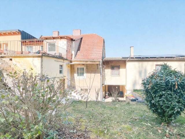 Immobilie in Melk - Sanierungsbedürftiges Haus mit Blick auf das Stift Melk - Ideal zum Renovieren und Gestalten nach eigenen Vorstellungen - Bild 1