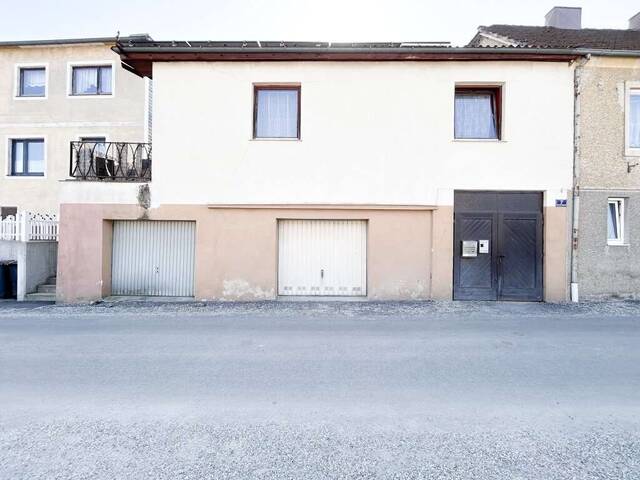 Immobilie in Melk - Sanierungsbedürftiges Haus mit Blick auf das Stift Melk - Ideal zum Renovieren und Gestalten nach eigenen Vorstellungen - Bild 3