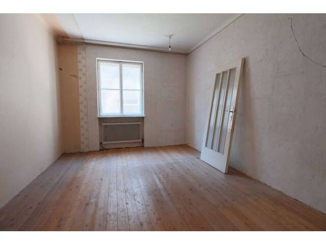 Immobilie in Hinterbrühl - 4 Zimmer Gartenwohnung (mit 350 m² Gartenfläche) direkt am Mödlingbach - Bild 3