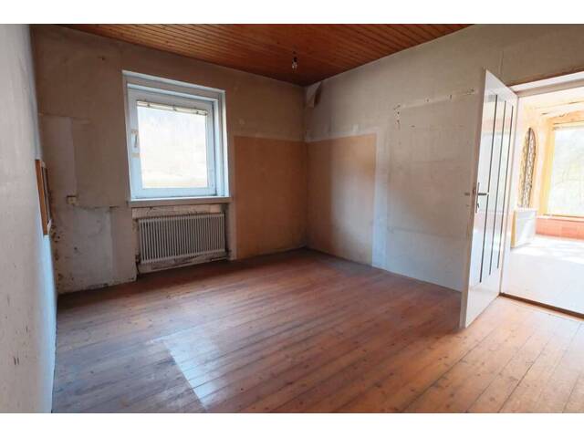 Immobilie in Hinterbrühl - 4 Zimmer Gartenwohnung (mit 350 m² Gartenfläche) direkt am Mödlingbach - Bild 4