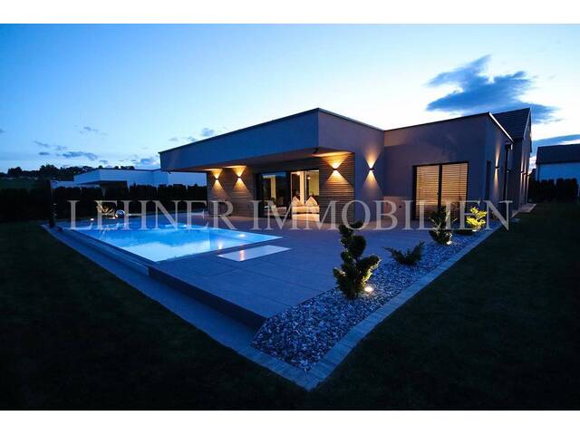 Immobilie in Dobl - * Dobl * Mediterranes Refugium * Hochwertiger Bungalow mit mediterranem Flair und einem Olivenbaum im Herzen des Lichthofs * - Bild 2