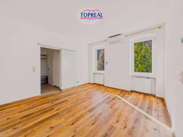 Immobilie in Gmunden - Hochwertig renovierte 2-Zimmer-Wohnung mit privatem Eigengarten, Traunnähe & Top-Lage in Gmunden - Bild 0