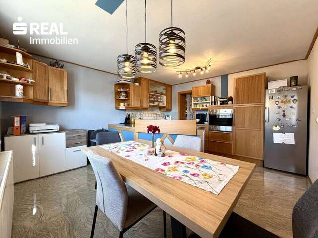 Immobilie in Wildendürnbach - Landleben genießen: Einfamilienhaus mit Garten und Doppelgarage - Bild 2