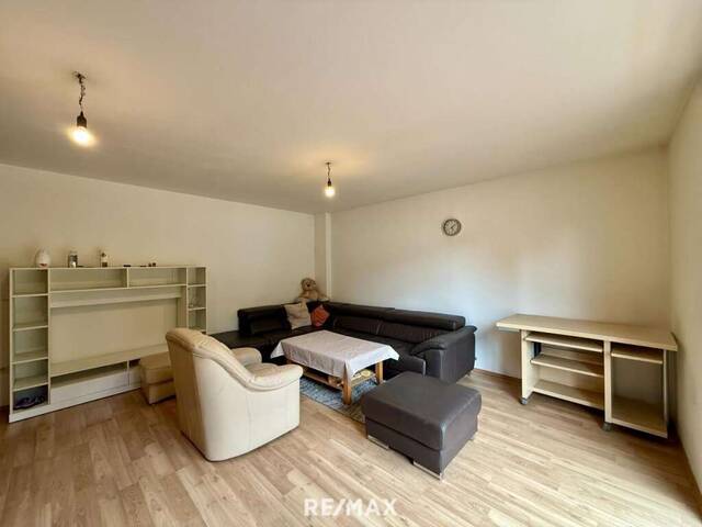 Immobilie in Enns - NEUER PREIS!!! Großzügige 3-Zimmer-Wohnung mit Terrasse und Parkplatz - Bild 2