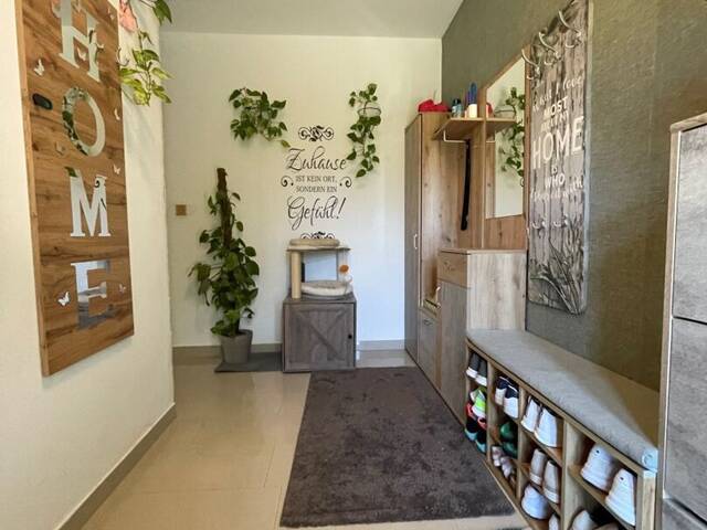 Immobilie in Hausmannstätten - Hausmannstätten - Ein Zuhause mit Charakter - moderner Bungalow mit Privatsphäre, Komfort und wunderschönem Garten - Bild 2