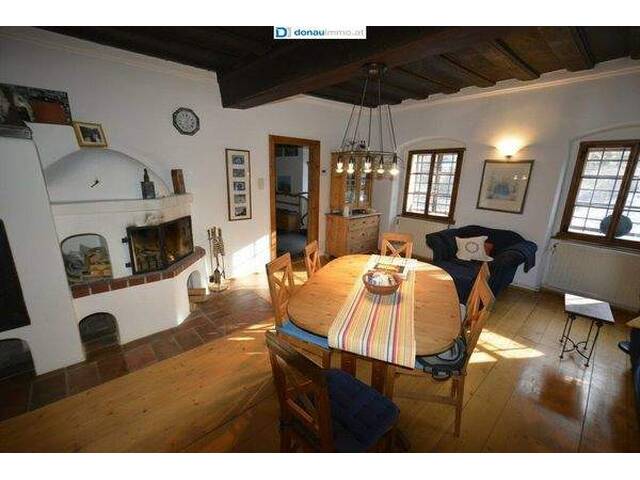 Immobilie in Langenlois - Geschichtsträchtige Traum-Immobilie mit Wellnessbereich, großem Außenbereich und Schwimmteich in Langenlois - Bild 0