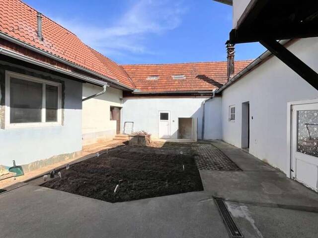Immobilie in Großpetersdorf - Charmantes Einfamilienhaus mit viel Potenzial in Großpetersdorf - Bild 2