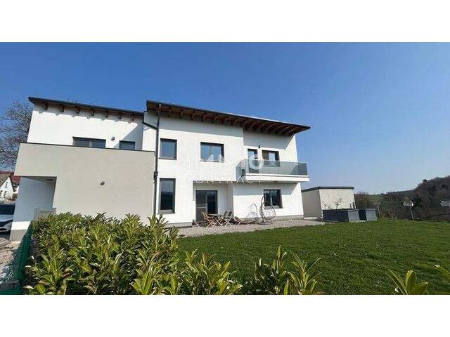Immobilie in Hofstetten - Neuwertiges Traumhaus mit Fernblick - Bild 0