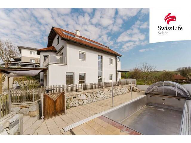 Immobilie in Kematen am Innbach - Wohntraum mit Extras: Pool 10x4, XXL-Terrasse mit Ausblick & Doppelgarage - Bild 0