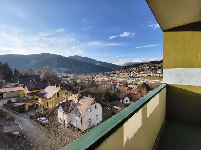 Immobilie in Mürzzuschlag - Sonnige 3-Zimmer-Wohnung mit Balkon, Fernblick & Carport - Ruheoase im obersten Stock - Bild 0