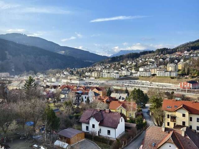 Immobilie in Mürzzuschlag - Sonnige 3-Zimmer-Wohnung mit Balkon, Fernblick & Carport - Ruheoase im obersten Stock - Bild 3