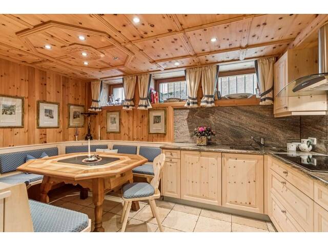 Immobilie in St. Anton am Arlberg - St. Anton am Arlberg! Exklusives Alpenhaus in Bestlage - Bild 2