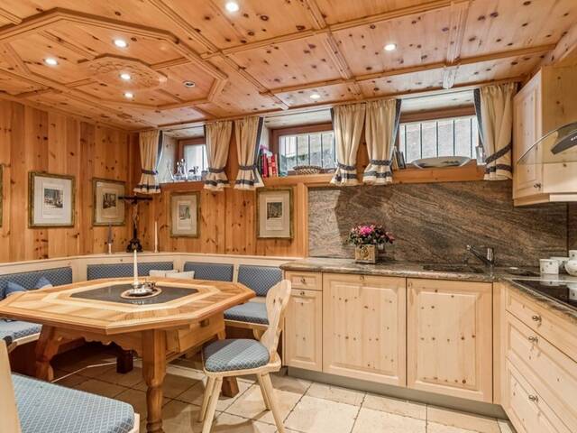 Immobilie in St. Anton am Arlberg - St. Anton am Arlberg! Exklusives Alpenhaus in Bestlage - Bild 2