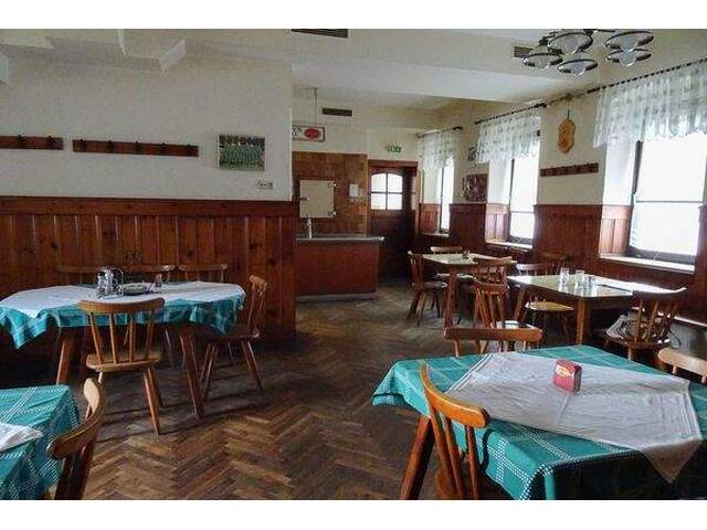 Immobilie in Amstetten - Bürgerwohnhaus mit Gastronomie und 2.064 m² Grund in Zentrumslage - Bild 2