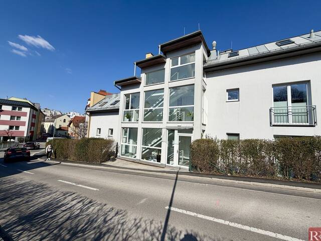 Immobilie in Klosterneuburg - Charmante 3-Zimmer-Wohnung mit großem Balkon & Parkplatz in zentraler Lage von Klosterneuburg - Bild 0