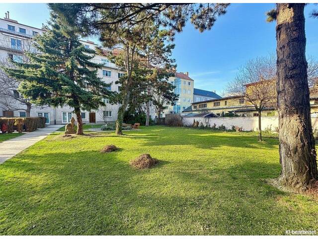 Immobilie in Schwechat - ZENTRAL und RUHIG! Am Hauptplatz I modern renoviert I Loggia I Blick in grünen Innenhof I - Bild 0
