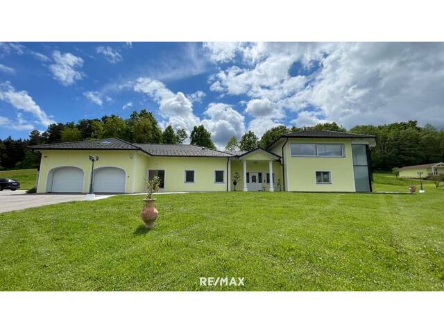 Immobilie in Litzelsdorf - ****Alleinlage**** Einzigartige Liegenschaft mit 6,3 ha Eigengrund - Bild 1