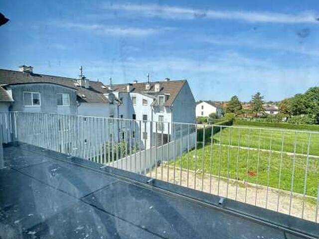 Immobilie in Mannswörth - Erstklassige 73.8m² Wohnung mit Balkon in Mannswörth, Perfekt für Erstbezug! - Bild 2