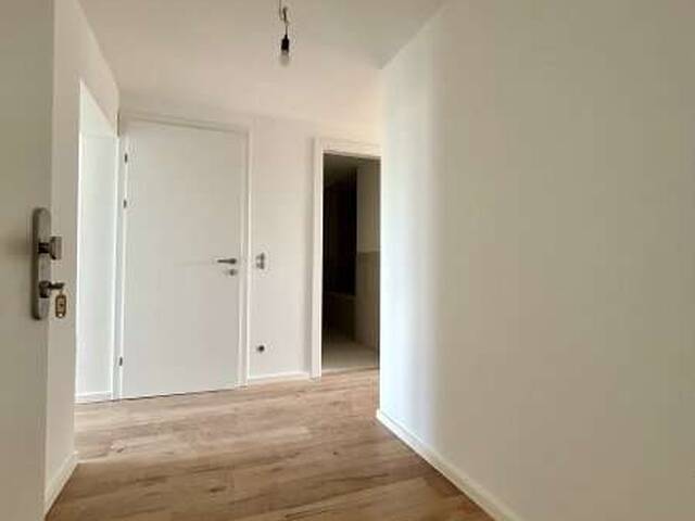 Immobilie in Mannswörth - Erstklassige 73.8m² Wohnung mit Balkon in Mannswörth, Perfekt für Erstbezug! - Bild 4