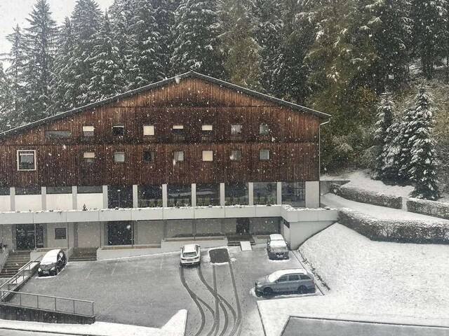 Immobilie in Aigen im Ennstal - Zeitwohnsitzfähig mit Hallenbad und Grimmingblick - Bild 1