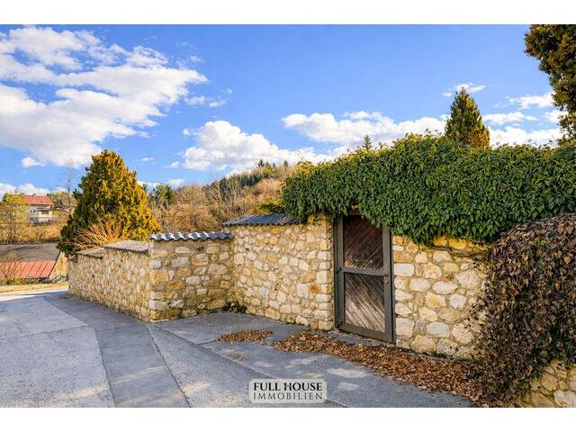 Immobilie in Villach - **Sanierungsbedürftige Gartenwohnung mit ca. 390 m² Eigengarten & separatem Zugang** - Bild 3