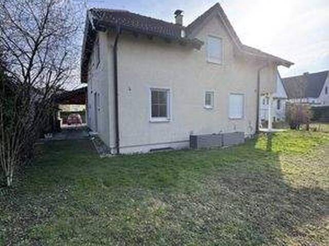 Immobilie in Wiener Neudorf - Großes Einfamilienhaus BJ 2002 mit Garage und Carport, voll unterkellert - Bild 1