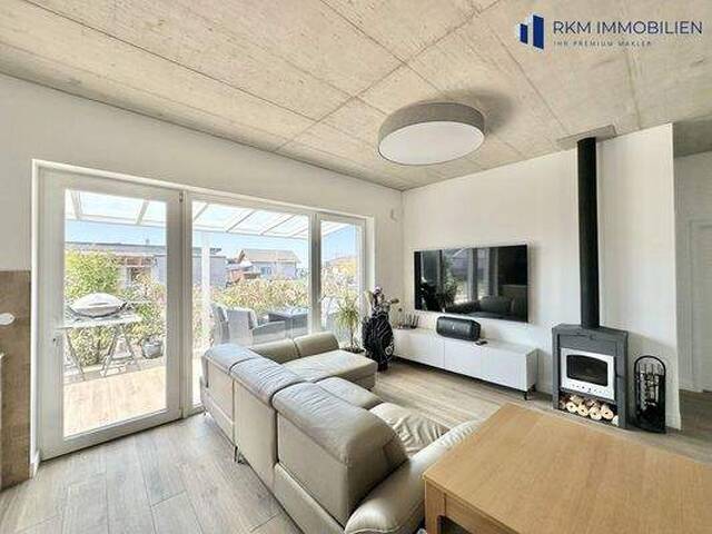 Immobilie in Hohenau an der March - Exklusives Architektenhaus am See in ca. 1 Stunde von Wien - Bild 0