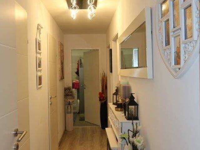 Immobilie in Teesdorf - Gepflegte 3-Zimmer-Eigentumswohnung mit Balkon in absoluter Ruhelage - Teesdorf - Bild 2