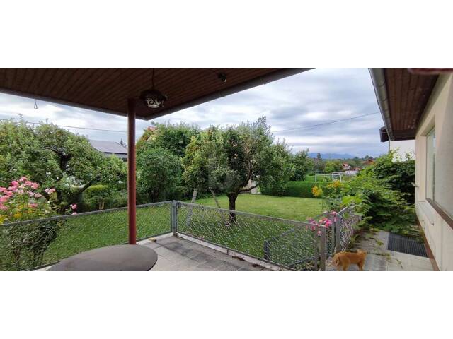 Immobilie in Neuzeug - TRAUMHAFTER SONNIGER GARTEN! GERÄUMIG MIT VIEL POTENTIAL - Bild 0