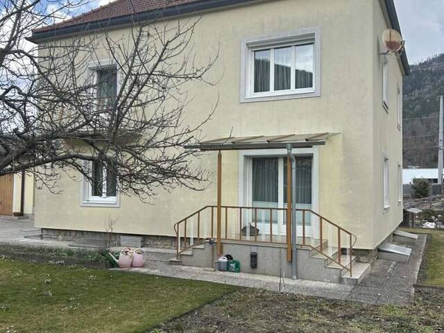 Immobilie in Friesach - Gepflegtes Einfamilienhaus in Friesach, 163 m², Garage, Kamin, Top Ausstattung, EUR 330.000,00 - Bild 1