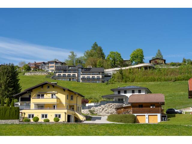 Immobilie in Plainfeld - Erlesene 4-Zimmer-Traumwohnung mit himmlischer Gartenterrasse, Wohndomizil Sonnenhang in Oberplainfeld - Bild 1