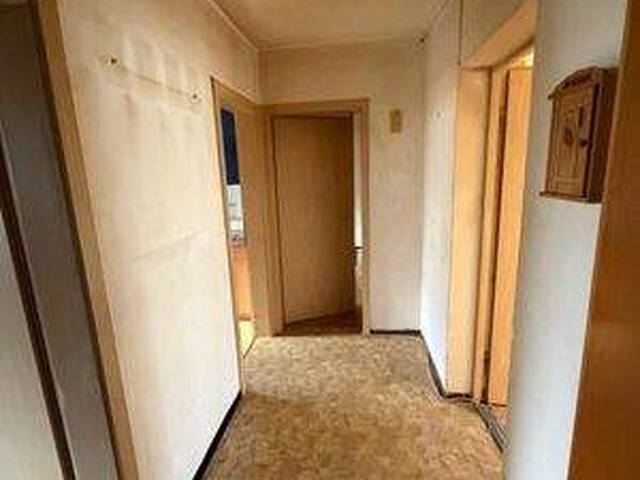 Immobilie in Innsbruck - Vollsanierungsbedürftige 3-Zimmer-Wohnung in Rum bei Innsbruck - Bild 1