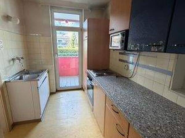 Immobilie in Innsbruck - Vollsanierungsbedürftige 3-Zimmer-Wohnung in Rum bei Innsbruck - Bild 2