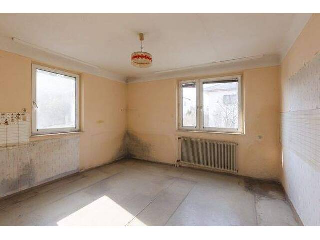 Immobilie in Leopoldsdorf - Oberlaaerstraße - renovierungsbedürftiges Einfamilienhaus mit Garage - Bild 3