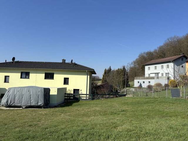 Immobilie in Luftenberg - Neuwertige Doppelhaushälfte in Luftenberg: 4 Zimmer, Garten, 2 Garagen – Top Preis! - Bild 1