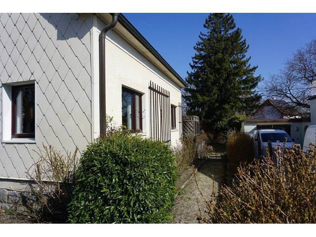 Immobilie in Ried im Innkreis - Charmantes Stadthaus mit Potential in bester Wohnlage - Bild 2