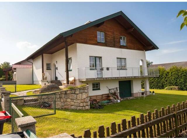 Immobilie in Litschau - Großes Wohnhaus in sonniger Siedlungslage in Litschau - Bild 0