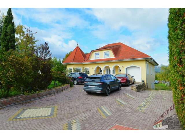 Immobilie in St. Egyden am Steinfeld - Repräsentatives Einfamilienhaus im italienischen Stil auf ca. 2.711 m² - Bild 2