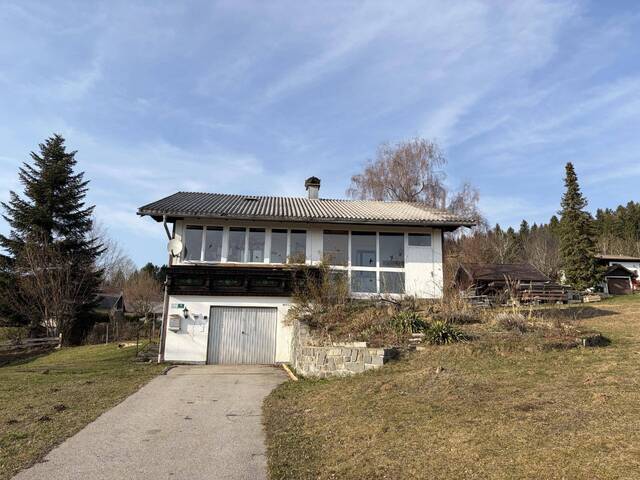 Immobilie in Schwarzenberg am Böhmerwald - Wohnhaus mit Panoramablick und großem Garten - Bild 1