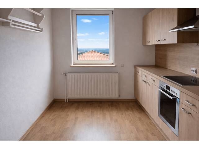 Immobilie in Schwarzenberg am Böhmerwald - Wohnhaus mit Panoramablick und großem Garten - Bild 3